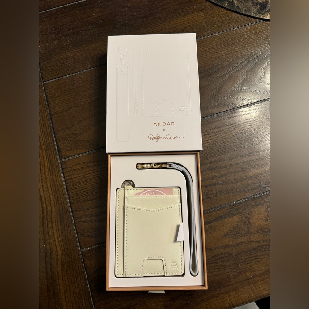 Brand new ivory Andar Denner wallet